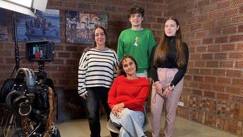 Ciekawość i pisanie - wywiad z Anetą Prymaką-Oniszk